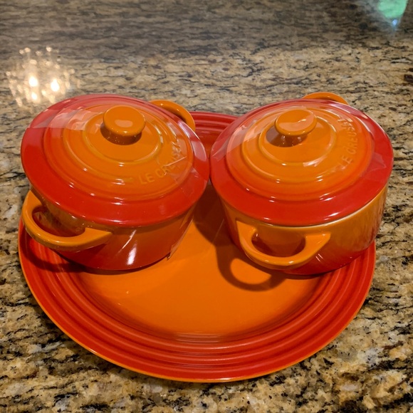 Le Creuset Other - NWT Le Creuset Bundle (Flame)